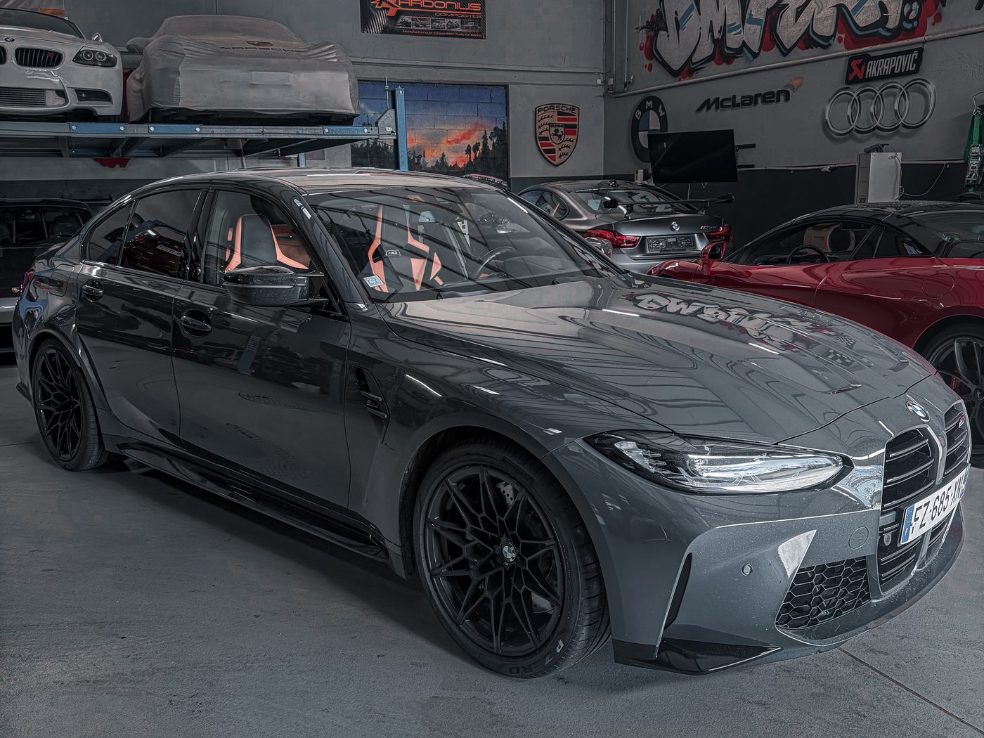 BMW M3 Competition dans l'atelier