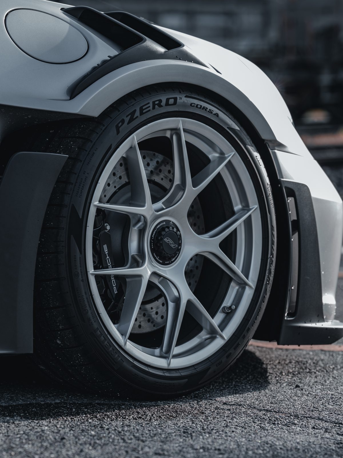 Train avant d'une Porsche 911 GT3 RS
